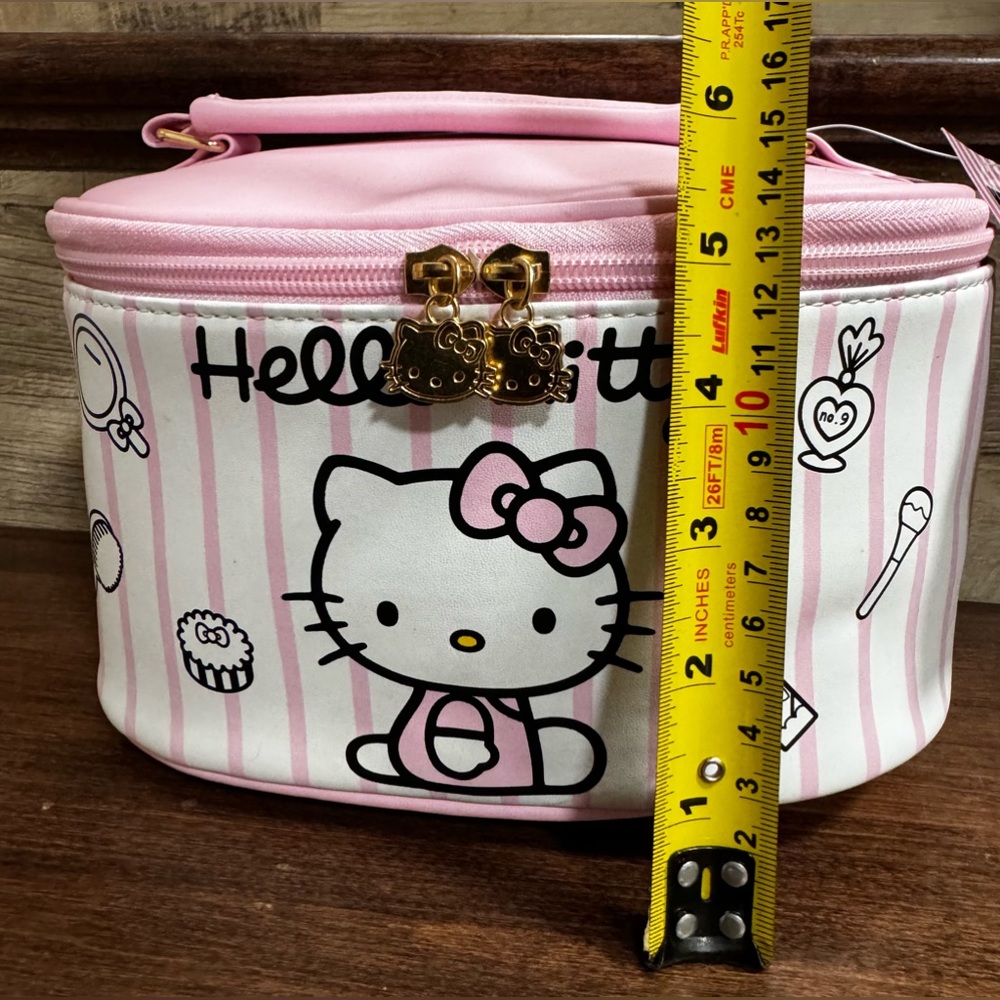 ✅ Super Cute 🥰 Hello  Kitty Super Cute Makeup / Cosmetic Bag -NEW - Picture 10 of 14
